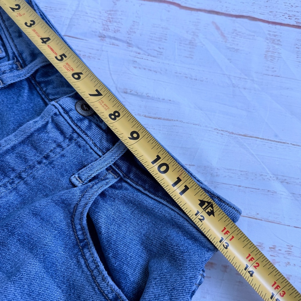 Hollister High-Waisted Ripped Jeans | Size 26/25 | Distressed Y2K Vibe - Picture 5 of 9